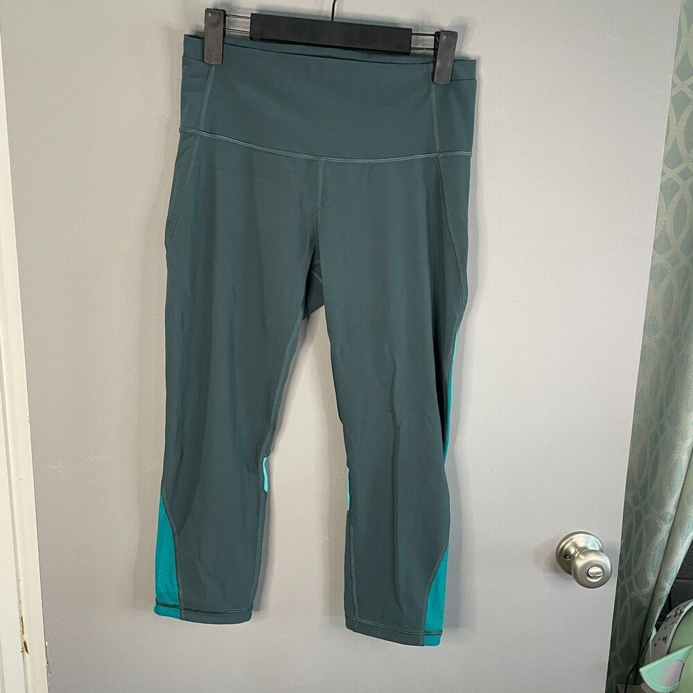 Lululemon Womens 8 Mix & Mesh Crop 21" Colorblock Teal Shadow Spirit Green